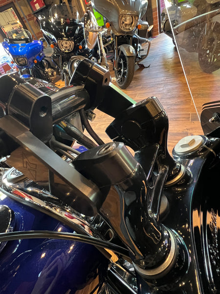 Indian Chief 3" Pivoting Bar Riser