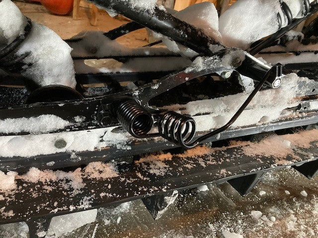 Ski-Doo Rail Mount Spring Ice Scratchers Spring Loaded Ice Scratchers For Ski-Doo Snowmobiles - Rail Mount Replacement 860201728 SP Loaded Rail Mount Ice Scratchers Ski-Doo - Foto 4